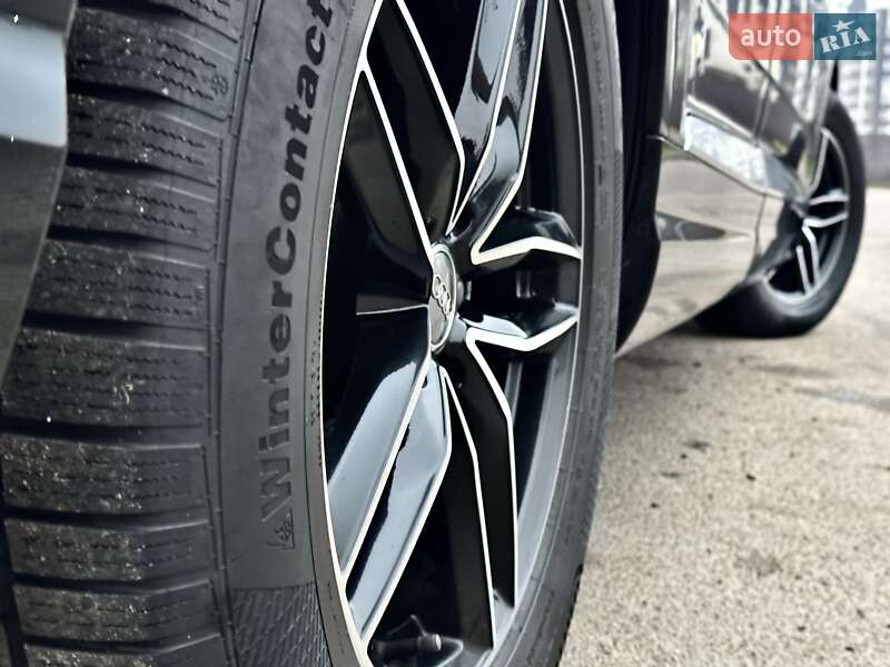 Внедорожник / Кроссовер Audi Q7 2016 в Киеве