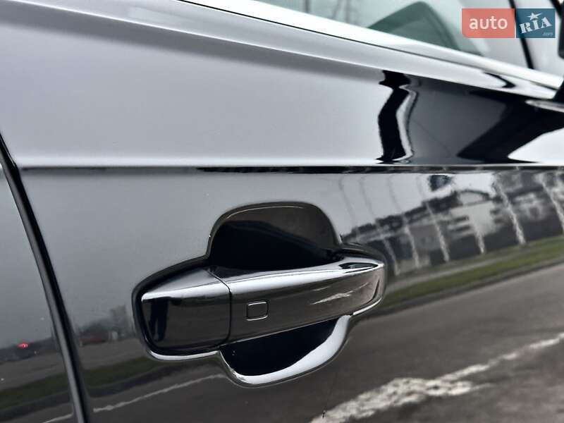 Внедорожник / Кроссовер Audi Q7 2016 в Киеве