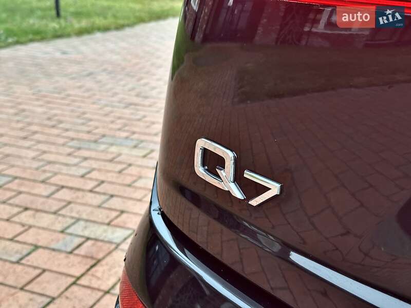 Внедорожник / Кроссовер Audi Q7 2016 в Киеве