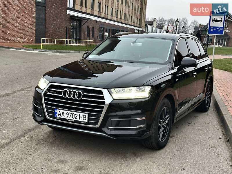 Внедорожник / Кроссовер Audi Q7 2016 в Киеве