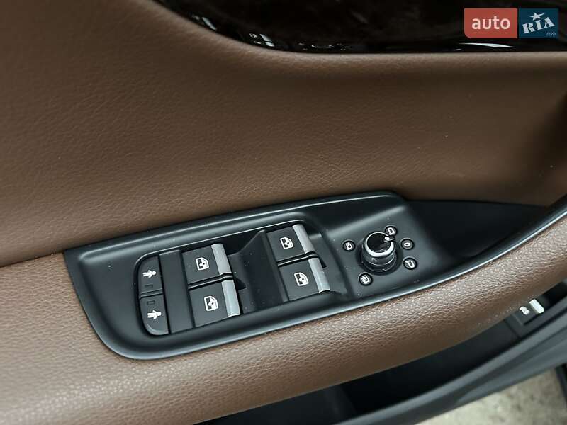 Внедорожник / Кроссовер Audi Q7 2016 в Киеве