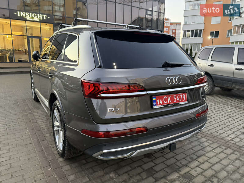 Внедорожник / Кроссовер Audi Q7 2020 в Новояворовске