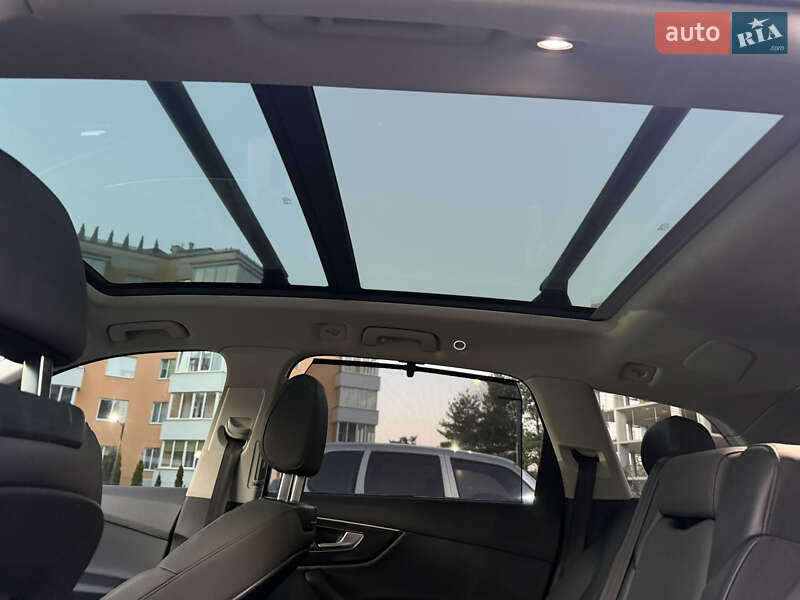 Внедорожник / Кроссовер Audi Q7 2020 в Новояворовске