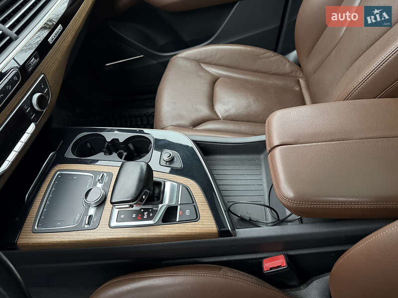 Внедорожник / Кроссовер Audi Q7 2016 в Киеве