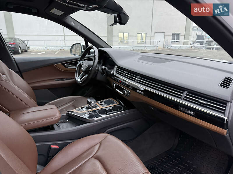Внедорожник / Кроссовер Audi Q7 2016 в Киеве
