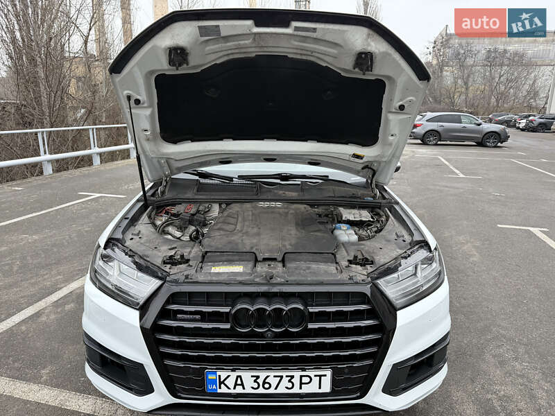 Внедорожник / Кроссовер Audi Q7 2016 в Киеве