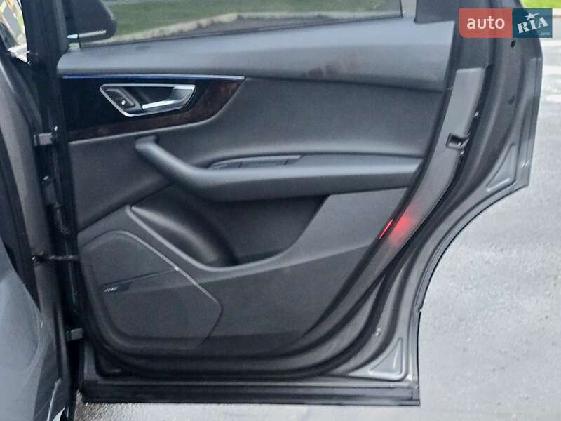 Внедорожник / Кроссовер Audi Q7 2016 в Харькове