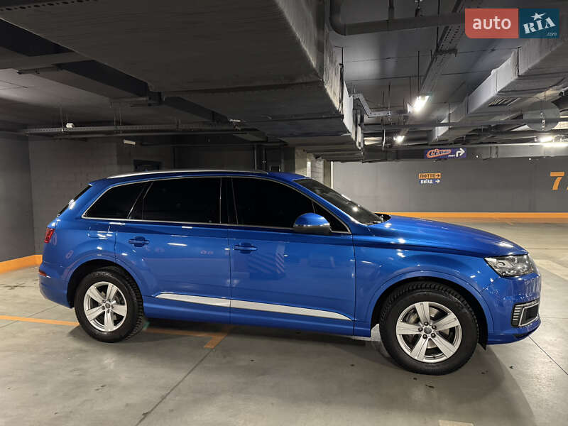 Внедорожник / Кроссовер Audi Q7 2015 в Львове