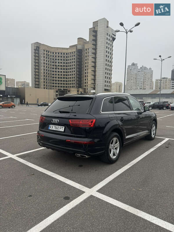 Внедорожник / Кроссовер Audi Q7 2017 в Киеве