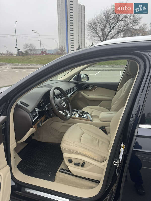 Внедорожник / Кроссовер Audi Q7 2017 в Киеве