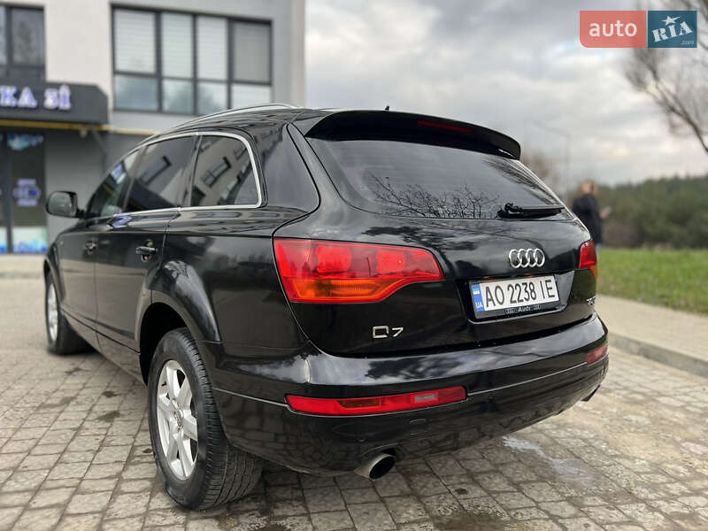 Внедорожник / Кроссовер Audi Q7 2006 в Новояворовске