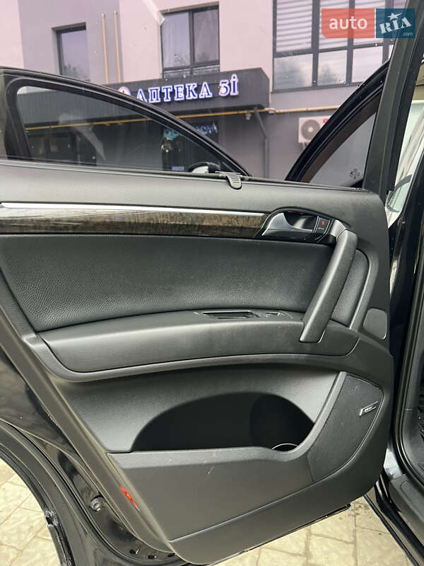 Внедорожник / Кроссовер Audi Q7 2006 в Новояворовске