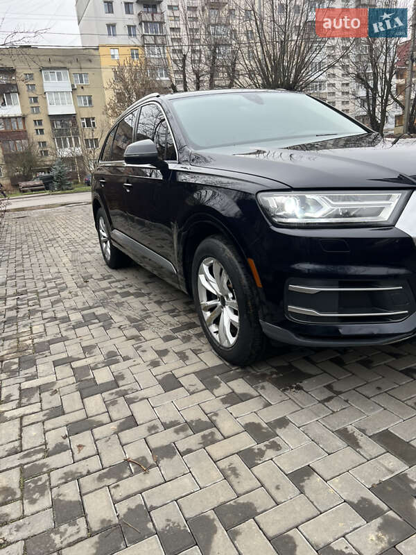 Внедорожник / Кроссовер Audi Q7 2017 в Ужгороде