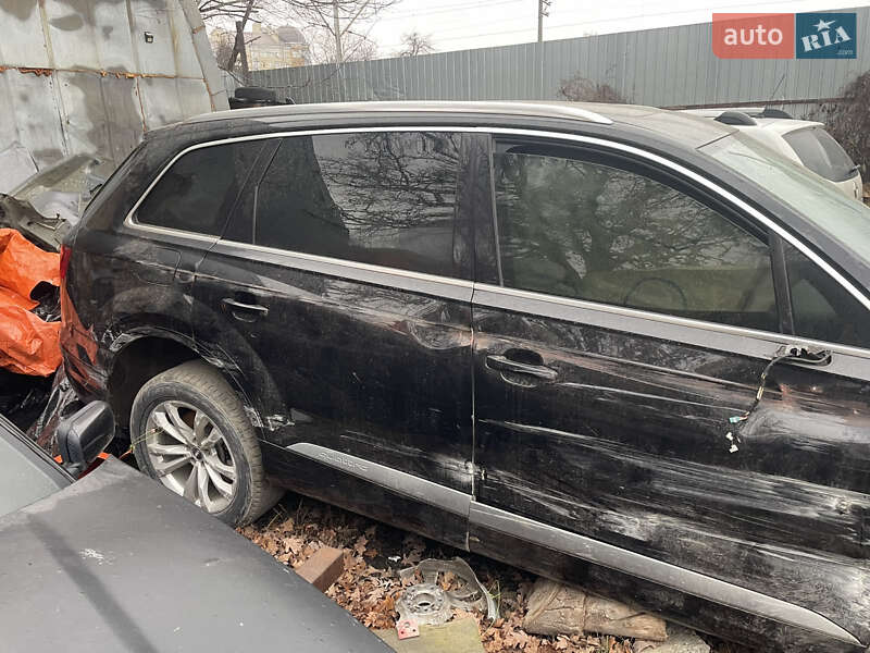Внедорожник / Кроссовер Audi Q7 2016 в Киеве