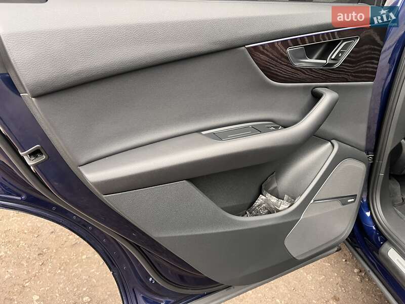 Внедорожник / Кроссовер Audi Q7 2020 в Сумах