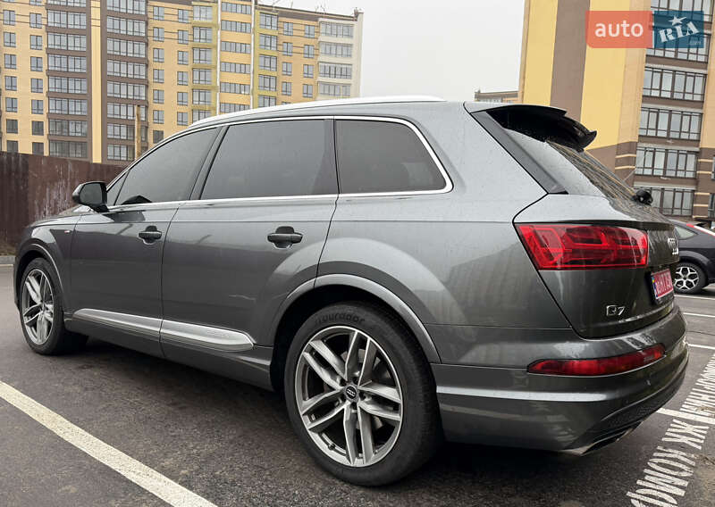 Внедорожник / Кроссовер Audi Q7 2015 в Чернигове