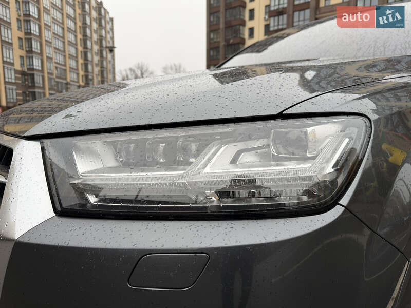 Внедорожник / Кроссовер Audi Q7 2015 в Чернигове