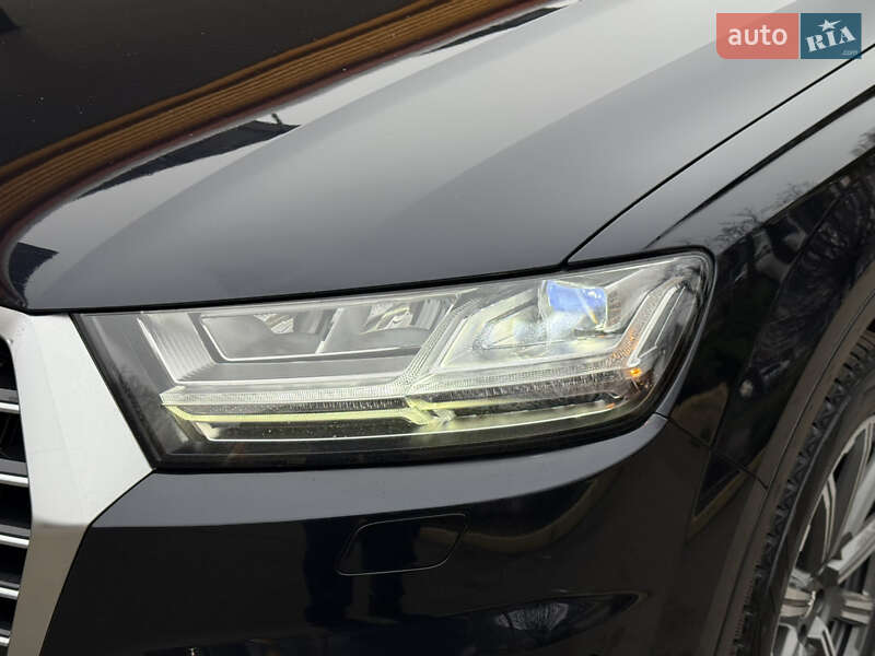 Внедорожник / Кроссовер Audi Q7 2017 в Днепре