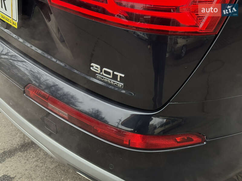 Внедорожник / Кроссовер Audi Q7 2017 в Днепре