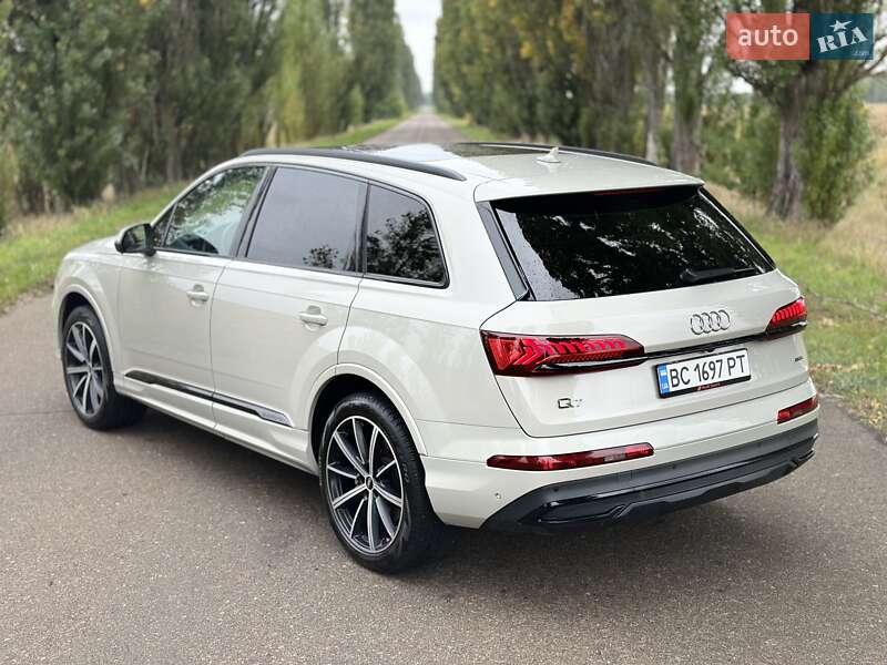 Внедорожник / Кроссовер Audi Q7 2022 в Киеве