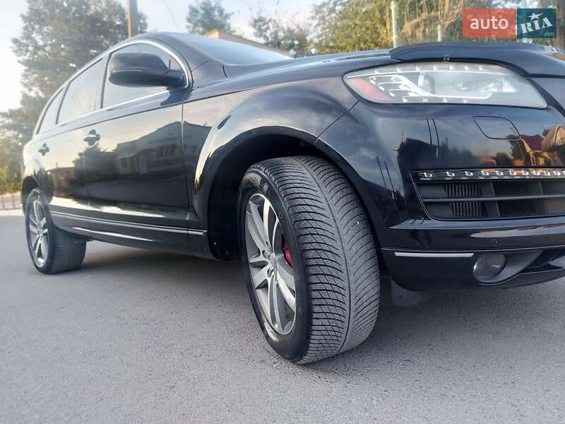 Внедорожник / Кроссовер Audi Q7 2012 в Смотриче