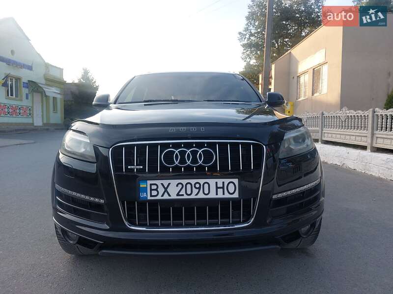 Внедорожник / Кроссовер Audi Q7 2012 в Смотриче
