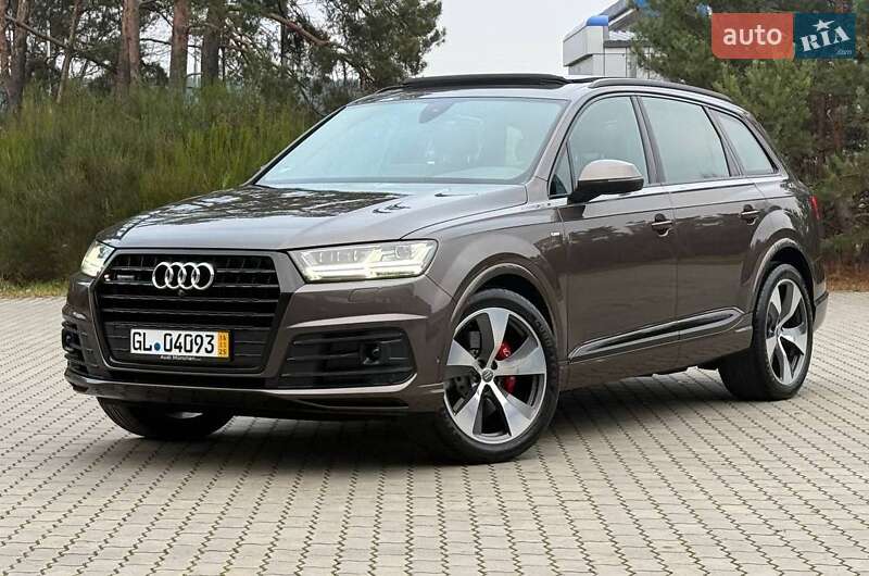 Внедорожник / Кроссовер Audi Q7 2017 в Ровно