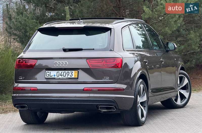 Внедорожник / Кроссовер Audi Q7 2017 в Ровно