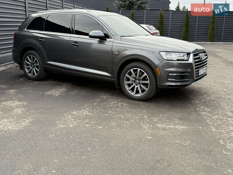 Позашляховик / Кросовер Audi Q7 2018 в Черкасах
