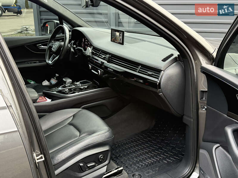 Позашляховик / Кросовер Audi Q7 2018 в Черкасах
