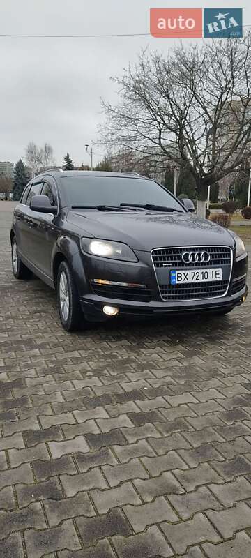Внедорожник / Кроссовер Audi Q7 2006 в Нетешине