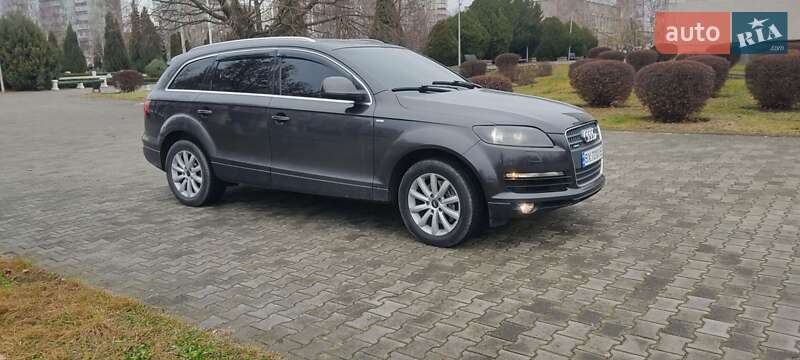 Внедорожник / Кроссовер Audi Q7 2006 в Нетешине