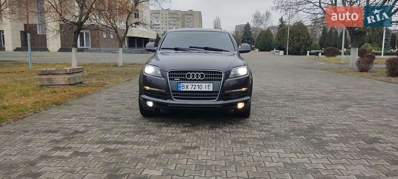 Внедорожник / Кроссовер Audi Q7 2006 в Нетешине