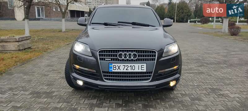Внедорожник / Кроссовер Audi Q7 2006 в Нетешине