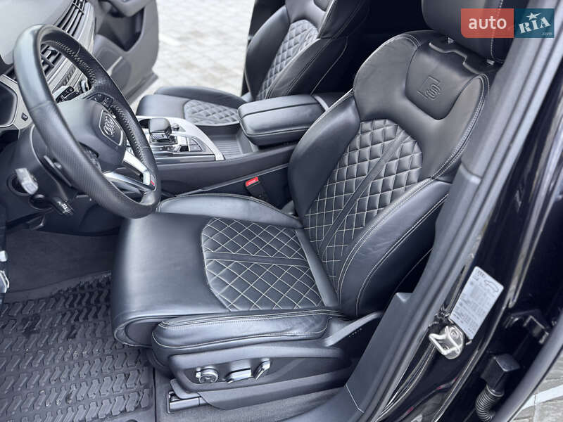 Внедорожник / Кроссовер Audi Q7 2017 в Ровно