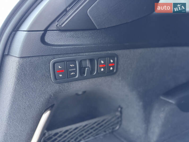 Внедорожник / Кроссовер Audi Q7 2017 в Ровно