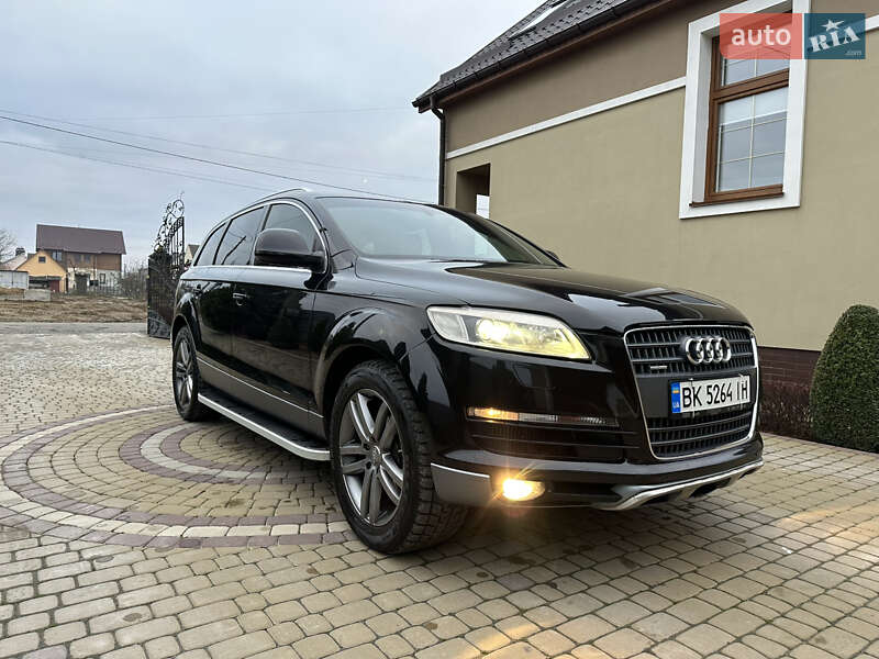 Внедорожник / Кроссовер Audi Q7 2009 в Млинове