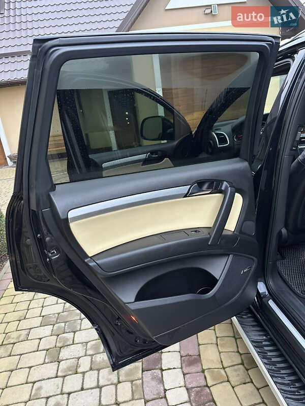 Внедорожник / Кроссовер Audi Q7 2009 в Млинове