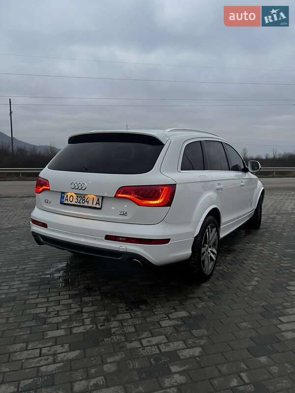 Внедорожник / Кроссовер Audi Q7 2012 в Хусте