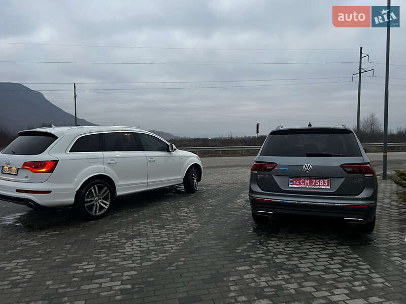 Внедорожник / Кроссовер Audi Q7 2012 в Хусте