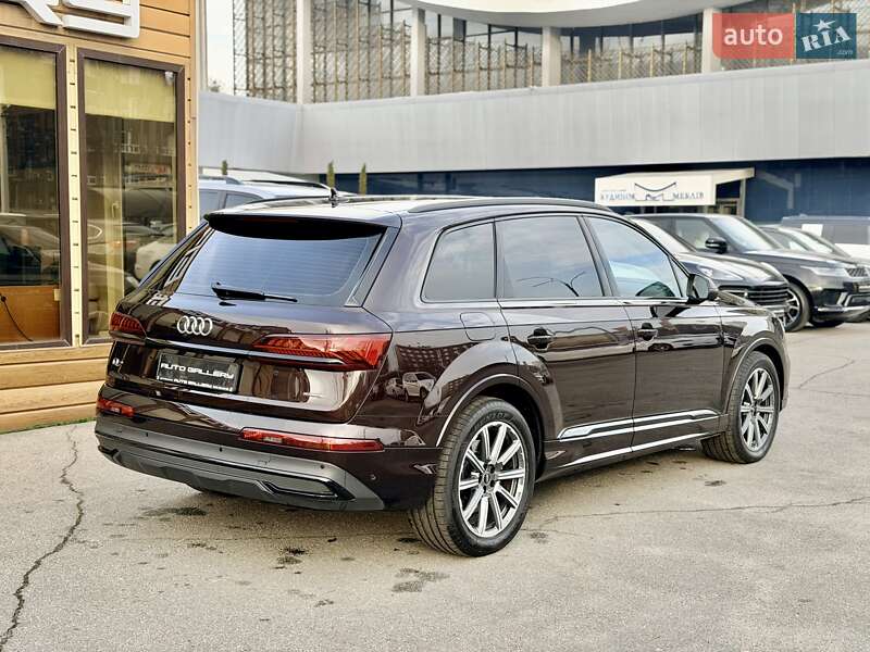 Внедорожник / Кроссовер Audi Q7 2022 в Киеве