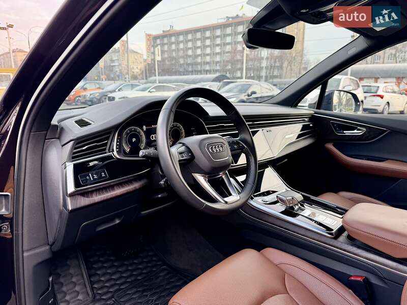Внедорожник / Кроссовер Audi Q7 2022 в Киеве