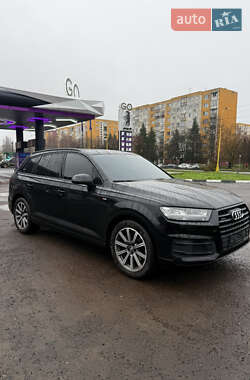 Внедорожник / Кроссовер Audi Q7 2016 в Ужгороде