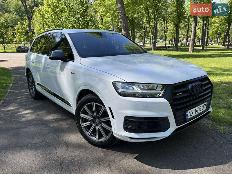 2018 Audi Q7, VIN WA1LAAF70JD043780:plate — фото 1 (autoria)