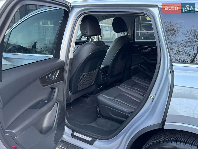 Внедорожник / Кроссовер Audi Q7 2021 в Полтаве