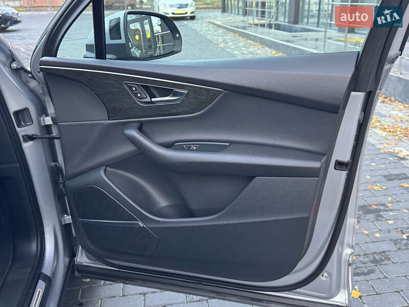 Внедорожник / Кроссовер Audi Q7 2021 в Полтаве