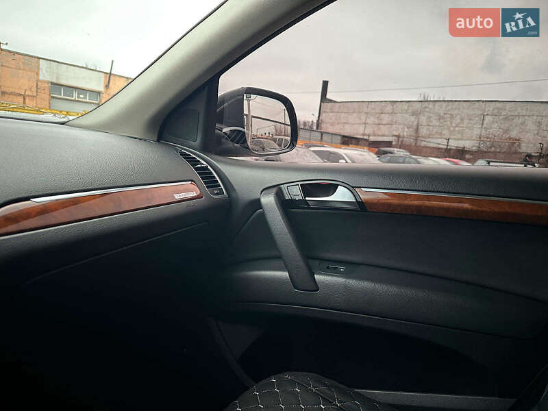 Внедорожник / Кроссовер Audi Q7 2010 в Запорожье