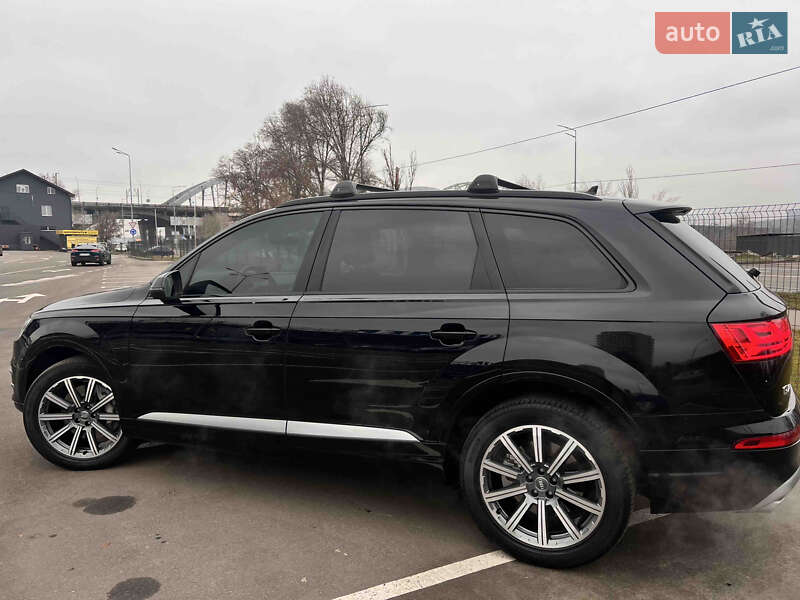 Внедорожник / Кроссовер Audi Q7 2019 в Киеве