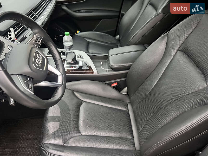 Внедорожник / Кроссовер Audi Q7 2019 в Киеве