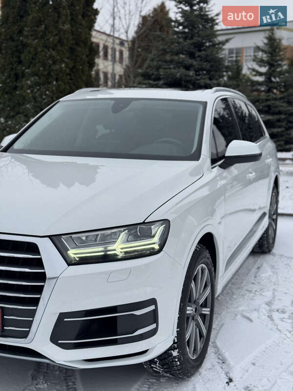 Внедорожник / Кроссовер Audi Q7 2019 в Киеве